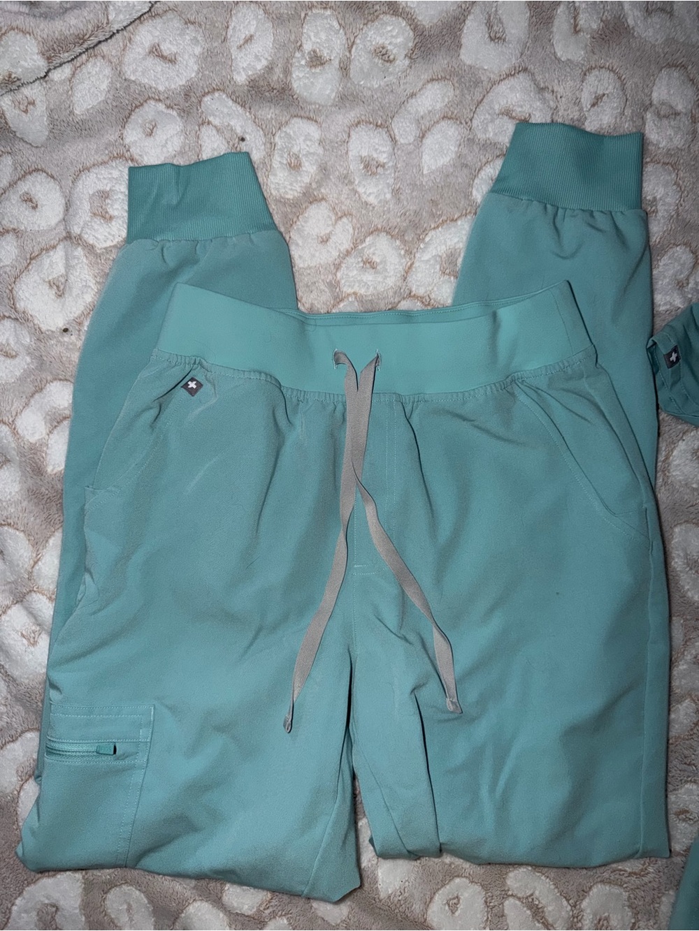 Figs Seaglass Scrub Top and Jogger Set - Picture 2 of 4